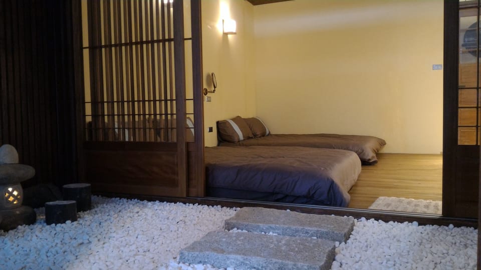 Standard Quadruple Room | Desk, blackout drapes, WiFi (free)