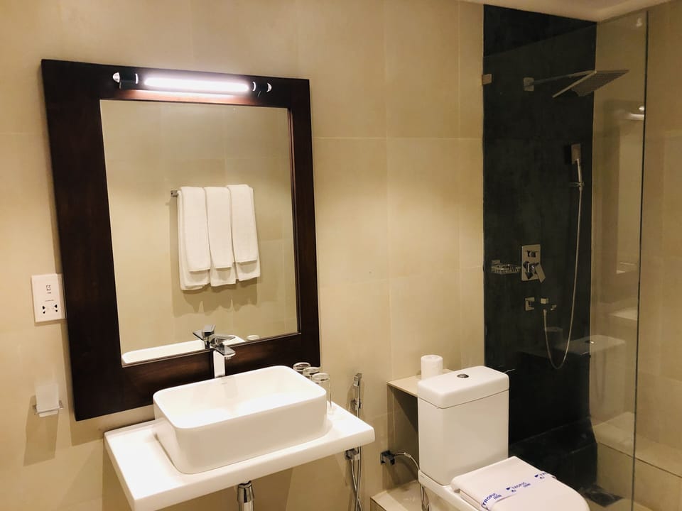 Tropic Inn - Mount Lavinia Hotel in Dehiwala-Mount Lavinia