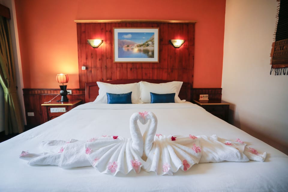 Elite Double Room, 1 Bedroom | Premium bedding, minibar, desk, laptop workspace