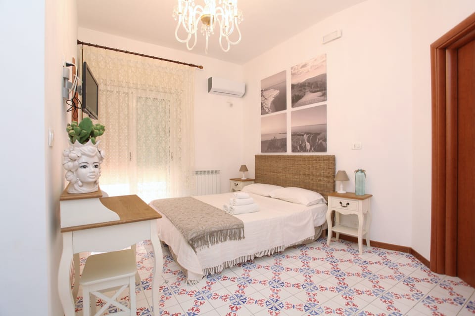 Deluxe Quadruple Room | Premium bedding, desk, iron/ironing board, free WiFi