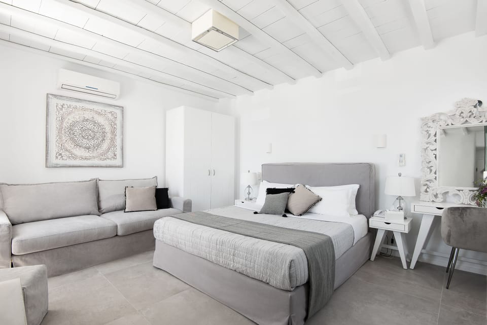 Deluxe Suite, 1 Bedroom, Sea View (Outdoor Hot Tub) | Premium bedding, in-room safe, individually decorated