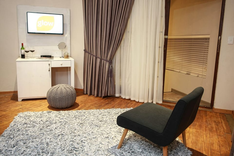 Comfort Twin Room, 1 Bedroom (Twin Rooms) | Premium bedding, down comforters, pillowtop beds, minibar