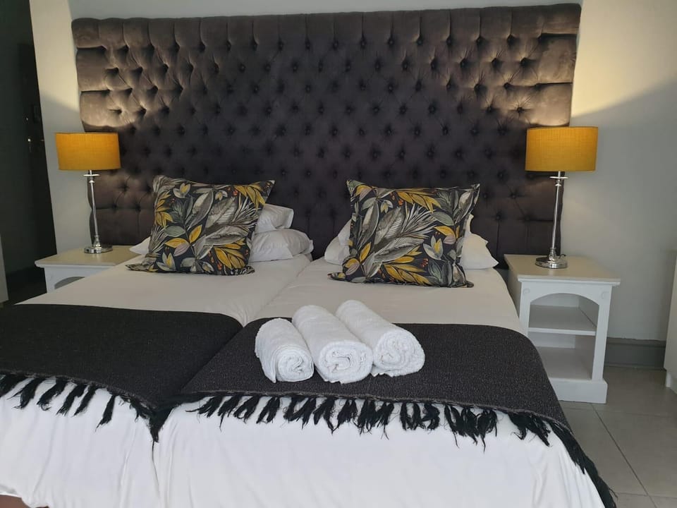 Comfort Double Room | In-room safe, desk, laptop workspace, soundproofing
