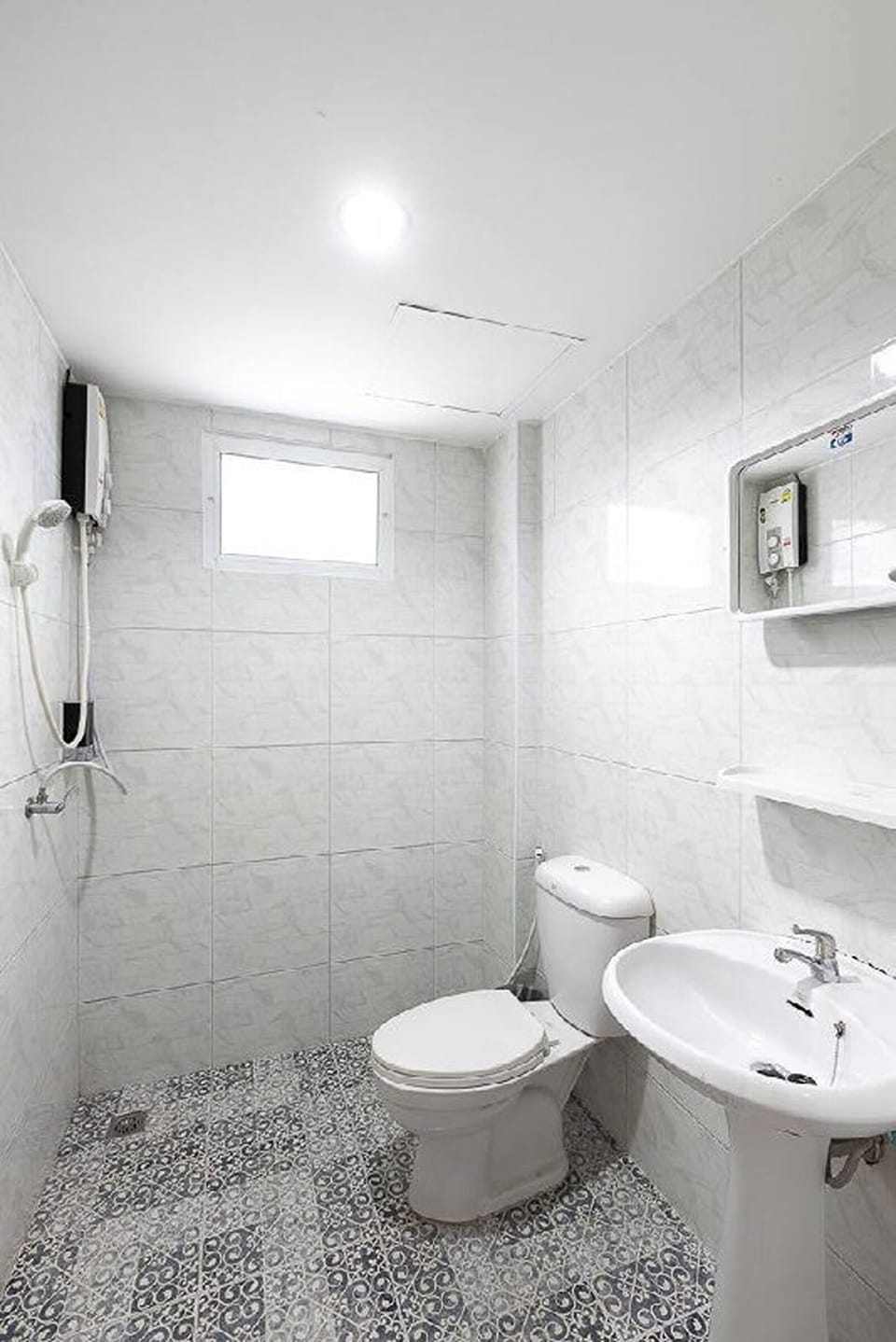 Standard Room with AirCon | Bathroom | Shower, free toiletries, hair dryer, towels