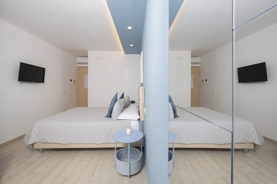 Classic Double Room | Hypo-allergenic bedding, down comforters, Select Comfort beds, minibar