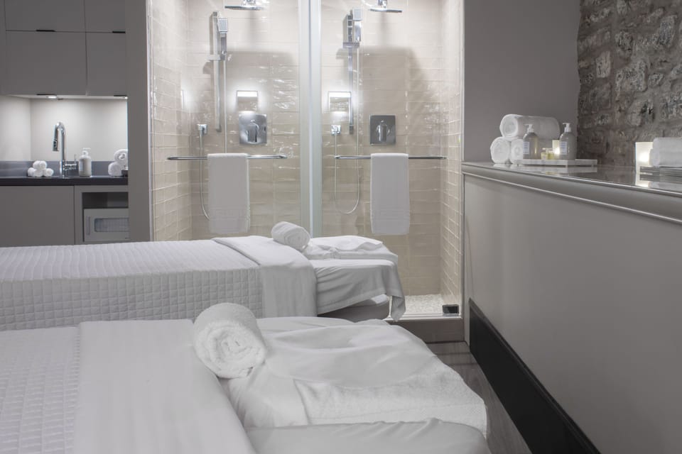 Sauna, steam room, body treatments, body wraps, body scrubs, facials