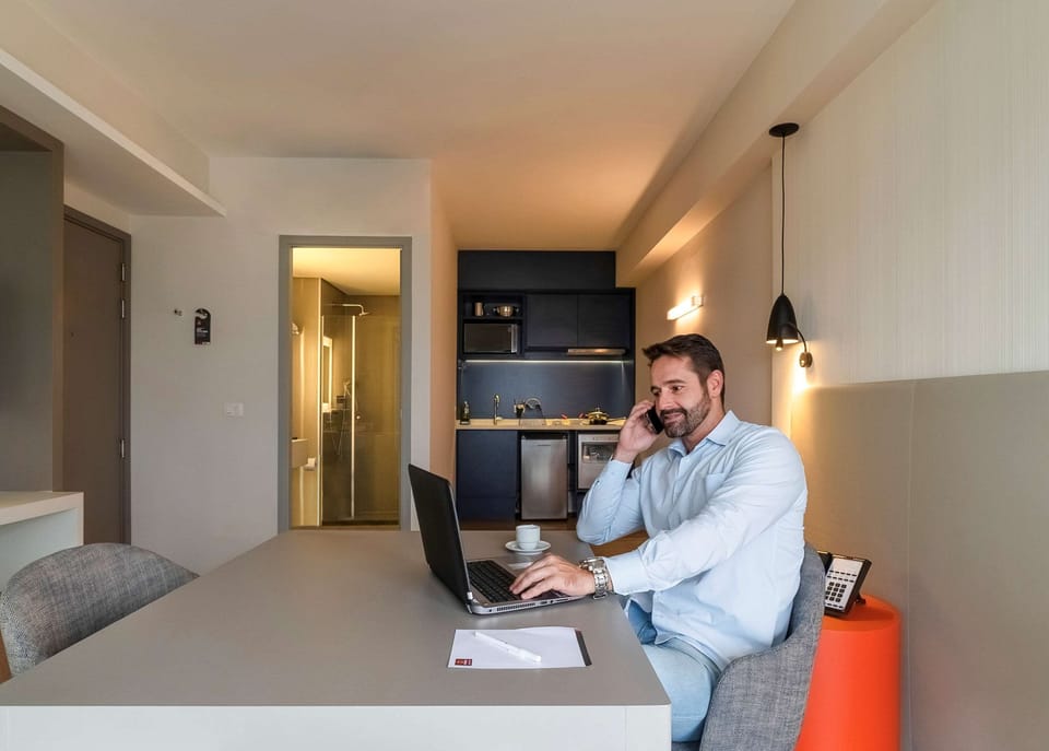 Minibar, in-room safe, desk, free WiFi