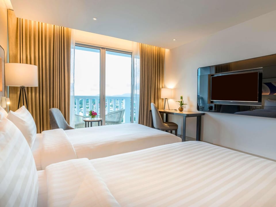 1 bedroom, premium bedding, minibar, in-room safe