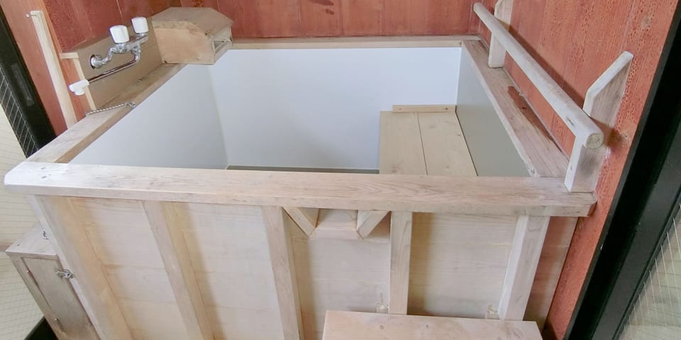 Japanese/Western Room 204, Non Smoking (Refrigerator, Wi-Fi) | Deep soaking bathtub