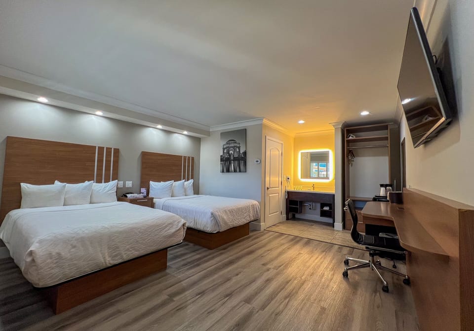 Premium Room, 2 Double Beds, Non Smoking | Hypo-allergenic bedding, pillowtop beds, soundproofing