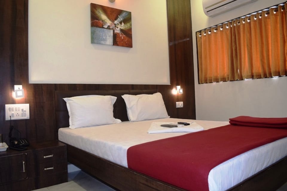 Standard Double Room, City View | In-room safe, desk, rollaway beds, free WiFi