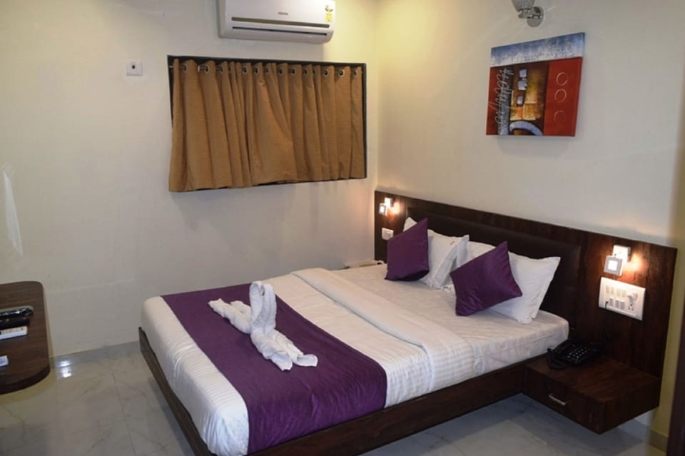 Standard Double Room, City View | In-room safe, desk, rollaway beds, free WiFi