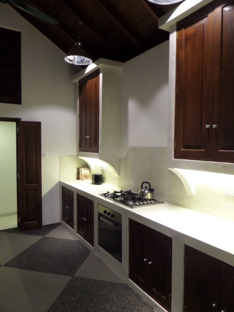 Luxury Villa, 4 Bedrooms, Pool Access, Lake View | Shared kitchen