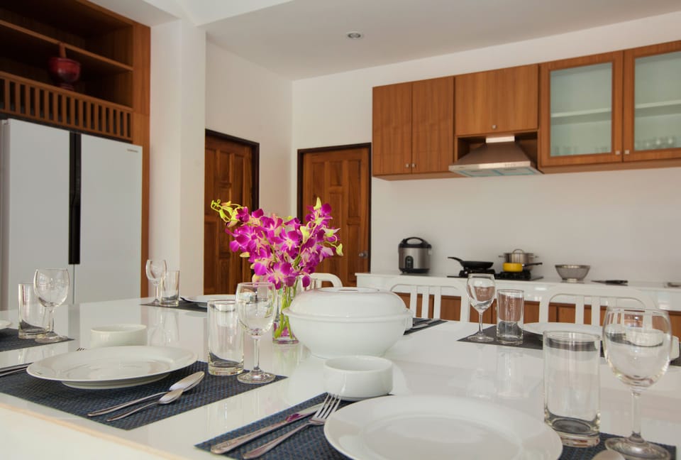 4 Bedrooms Private Pool Villa | In-room dining