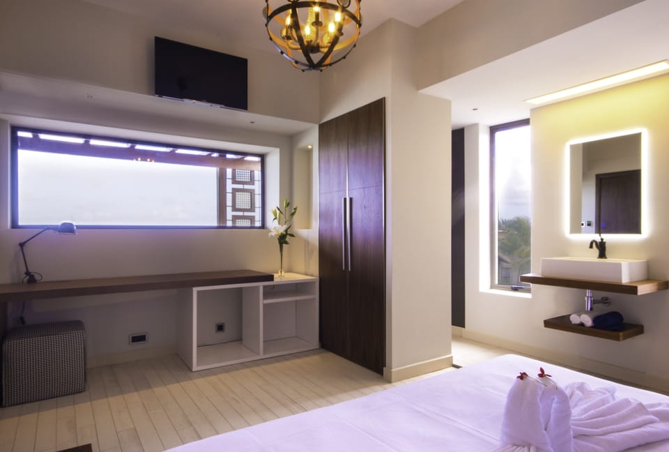 Premium bedding, in-room safe, desk, soundproofing