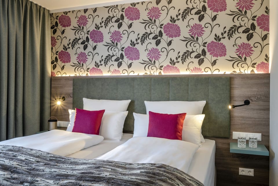 Deluxe Double Room | Premium bedding, pillowtop beds, in-room safe, desk