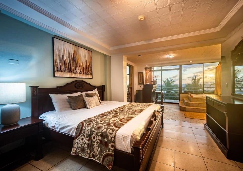 Suite, 1 King Bed, Ocean View | Premium bedding, down comforters, Tempur-Pedic beds, in-room safe