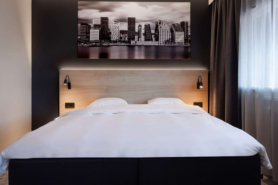 Deluxe Room (Family) | In-room safe, desk, blackout drapes, soundproofing