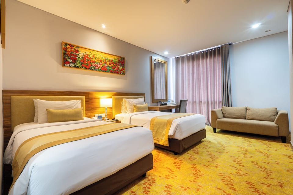 Premium bedding, in-room safe, desk, blackout drapes