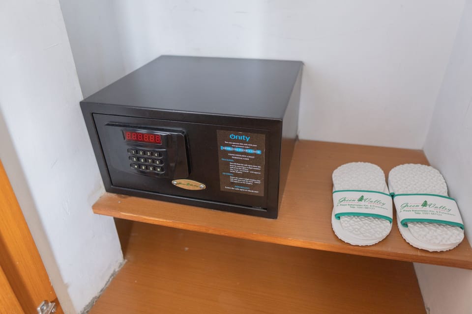 Superior Room | Minibar, in-room safe, desk, iron/ironing board
