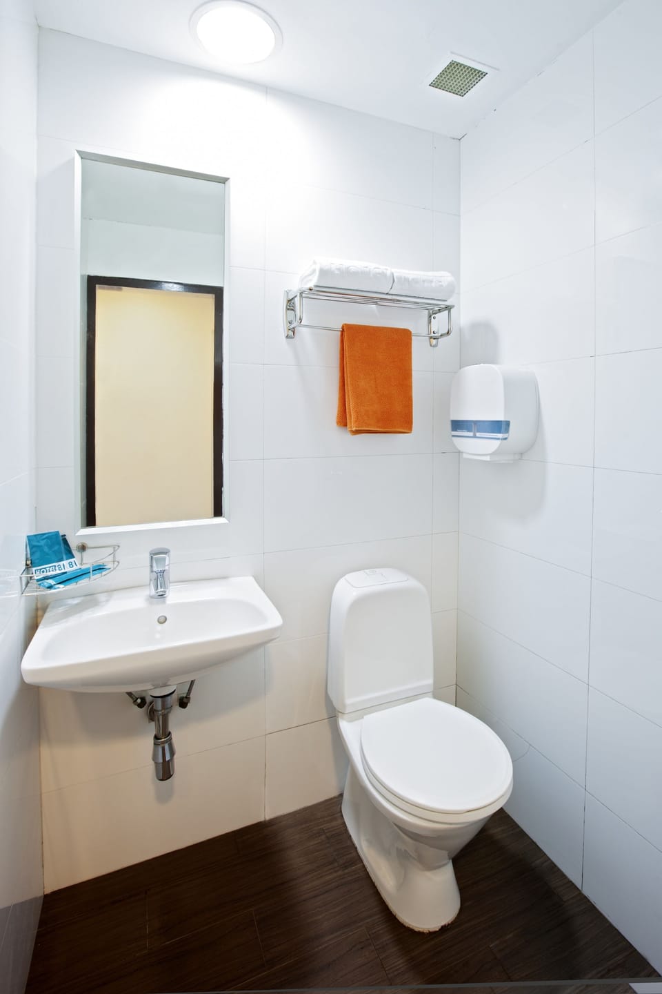 Superior Double Room | Bathroom | Shower, towels