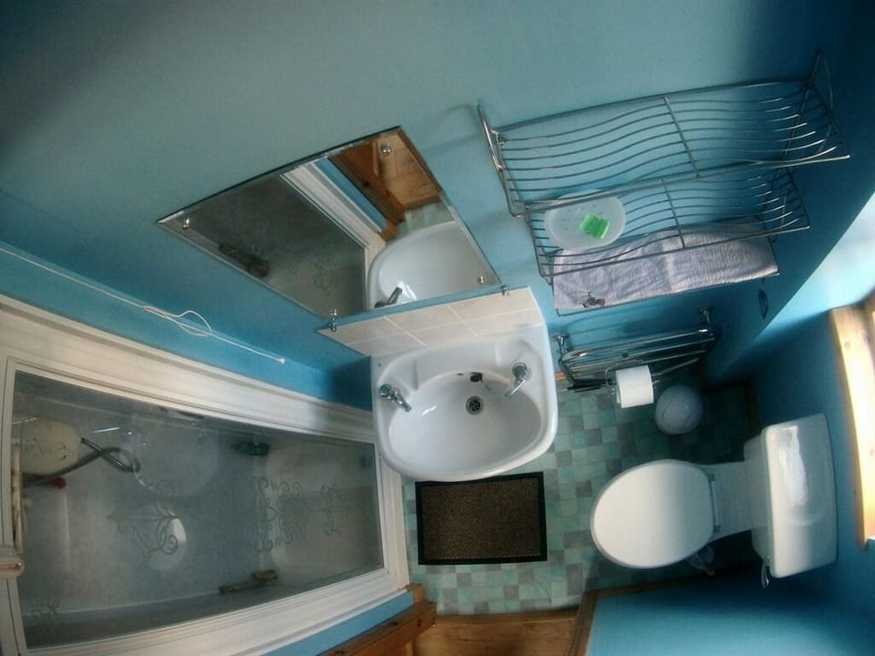 Twin Room, Ensuite | Bathroom