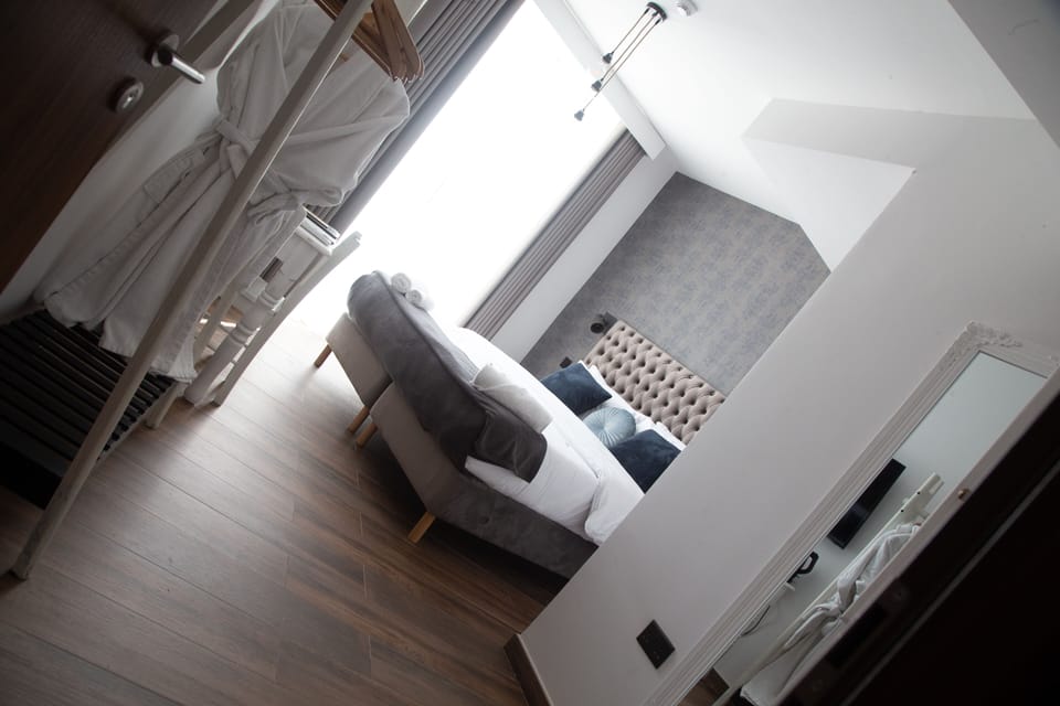 Deluxe Double or Twin Room | Premium bedding, minibar, in-room safe, individually decorated