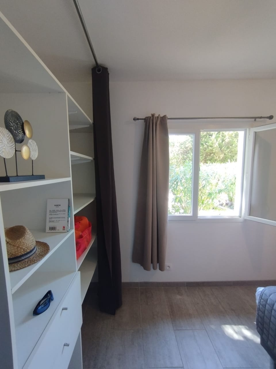 Comfort House, 2 Bedrooms | Desk, soundproofing, iron/ironing board, free WiFi