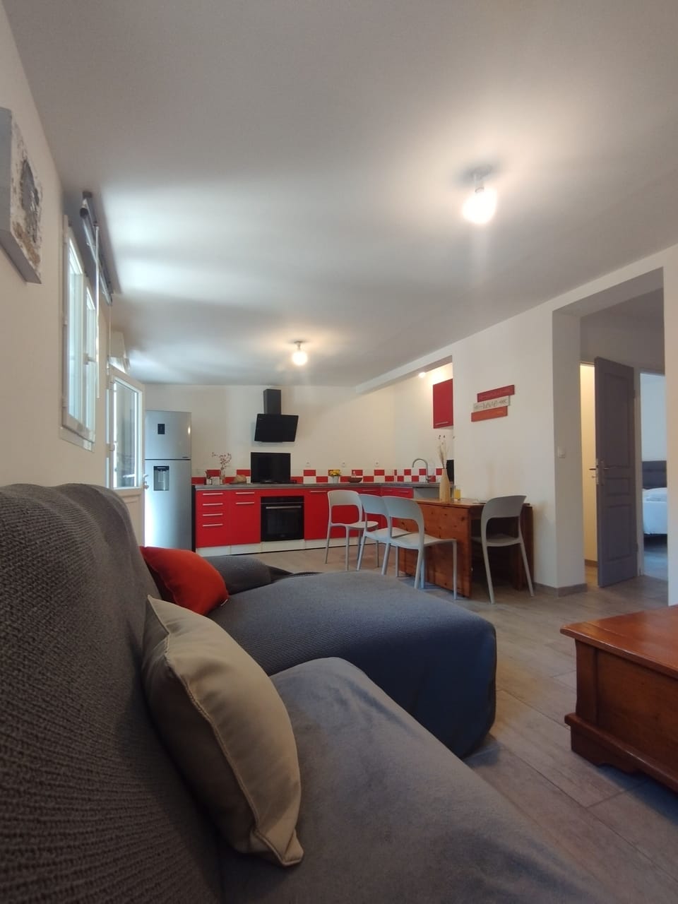 Comfort House, 2 Bedrooms | Living area | Flat-screen TV