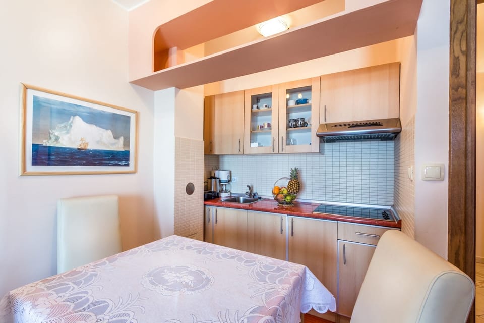 Superior Apartment, 1 Bedroom, 2 Bathrooms, Sea View | Private kitchen | Fridge, stovetop, coffee/tea maker, electric kettle