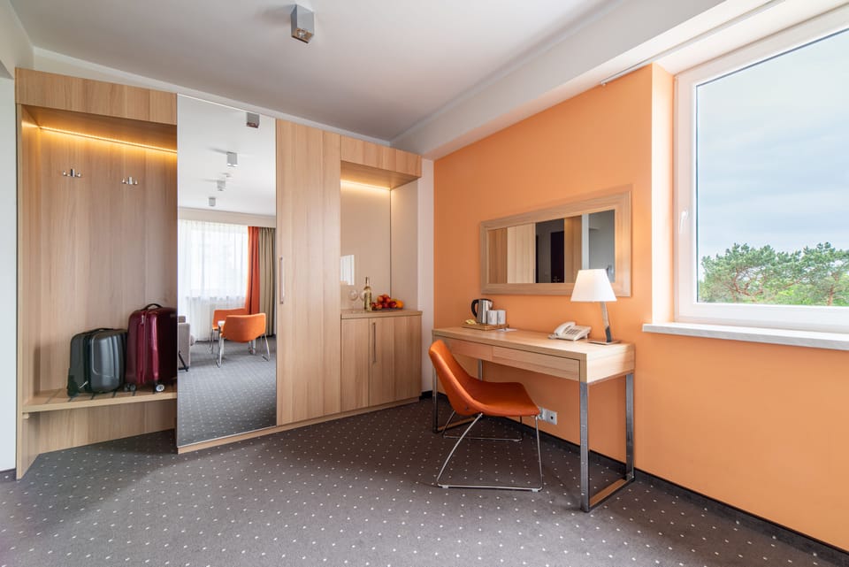 Apartment | Living room | Flat-screen TV