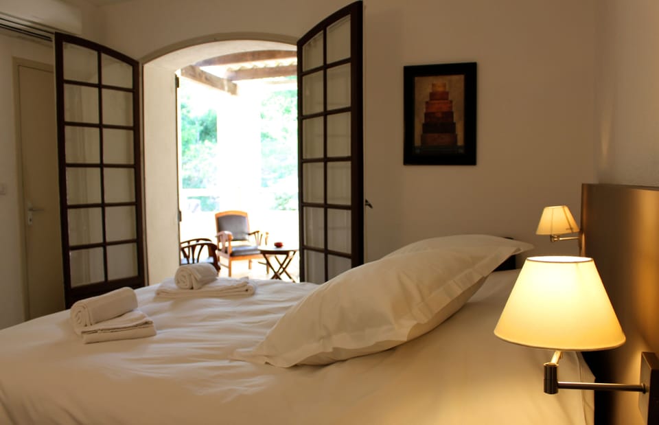 Superior Double Room, Terrace | Premium bedding, individually decorated, individually furnished, desk