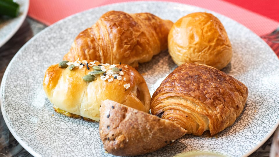 Daily buffet breakfast for a fee
