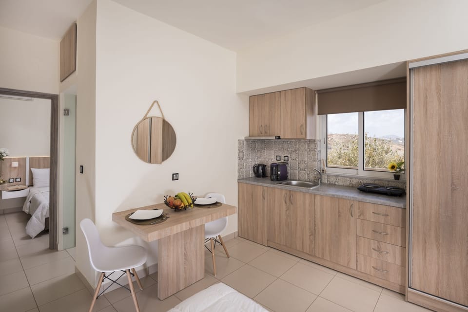 Basic Apartment, 1 Bedroom, Partial Ocean View | Private kitchenette | Fridge, espresso maker, coffee/tea maker, electric kettle