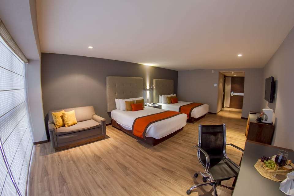 Junior Room | In-room safe, iron/ironing board, free WiFi, bed sheets