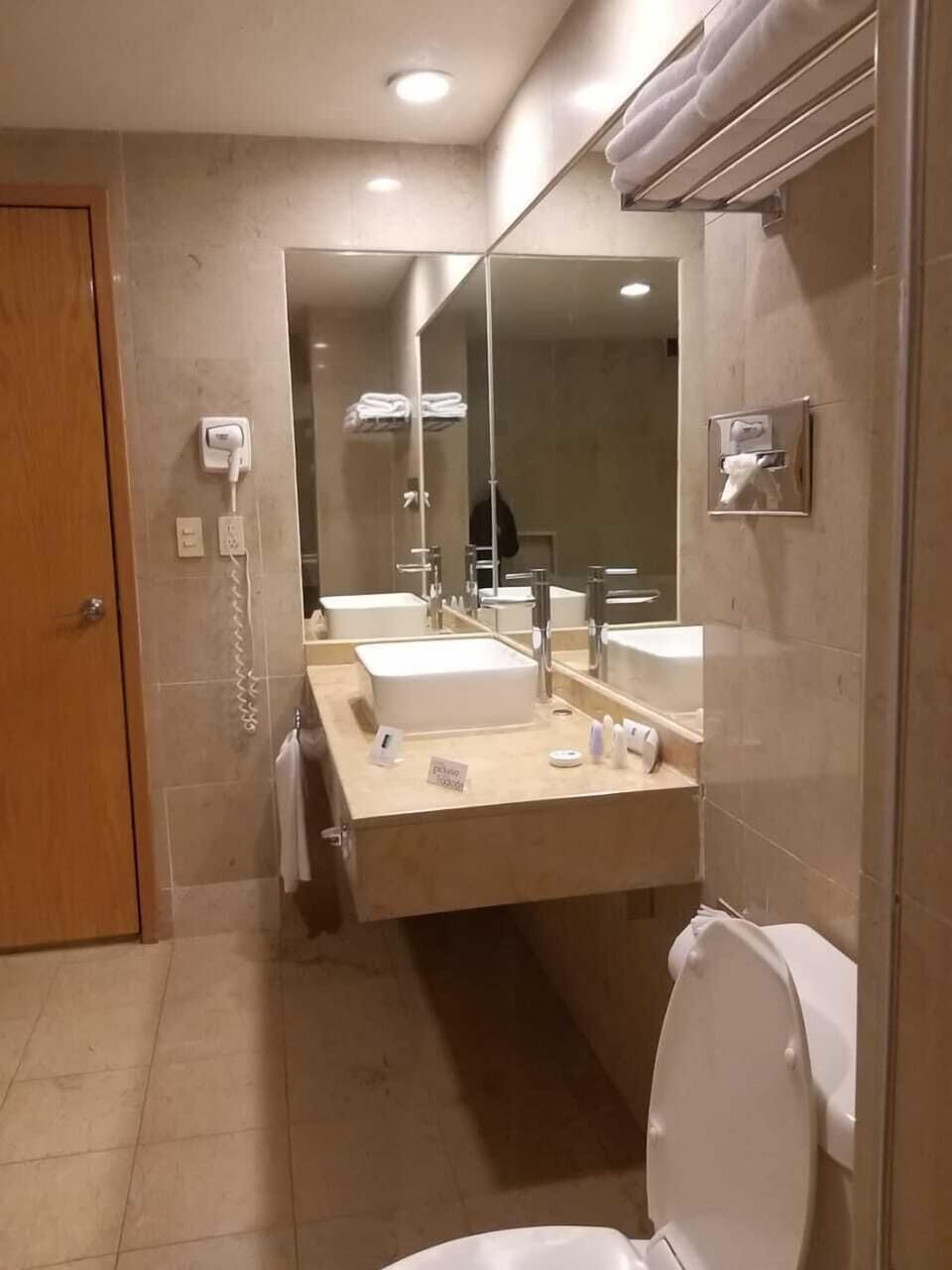 Shower, towels