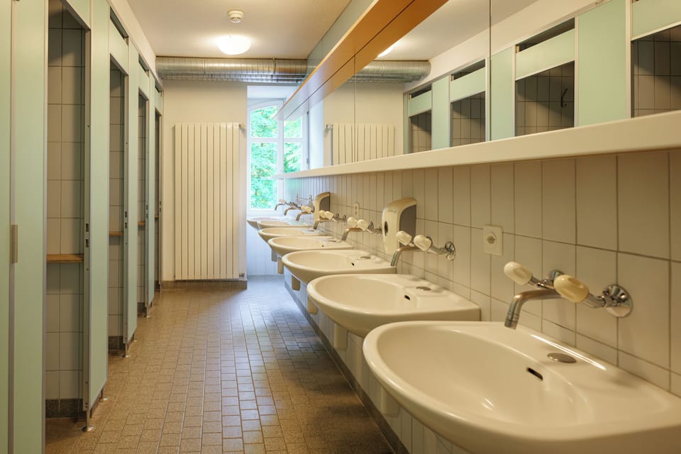 Shower, towels