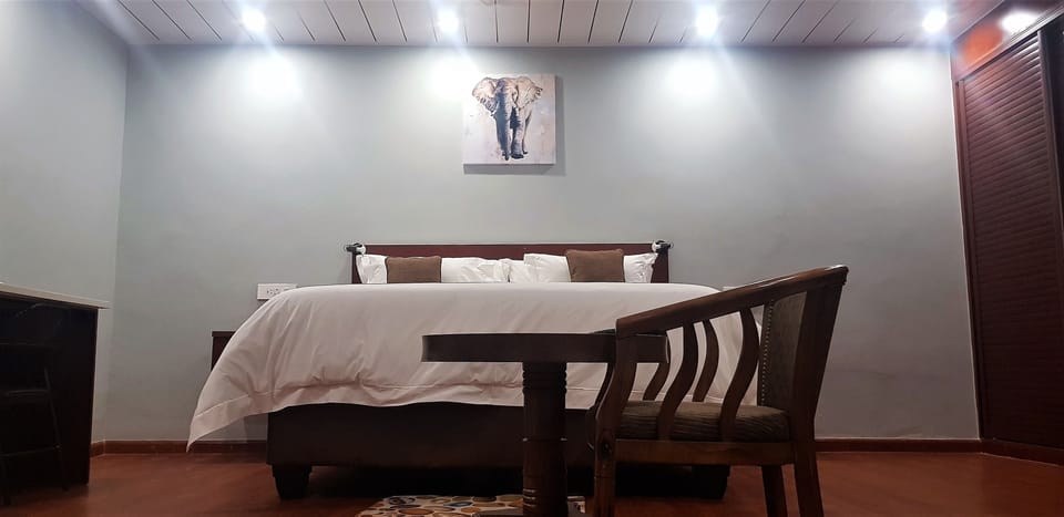 Executive Double Room, 1 King Bed | In-room safe, laptop workspace, iron/ironing board (on request)