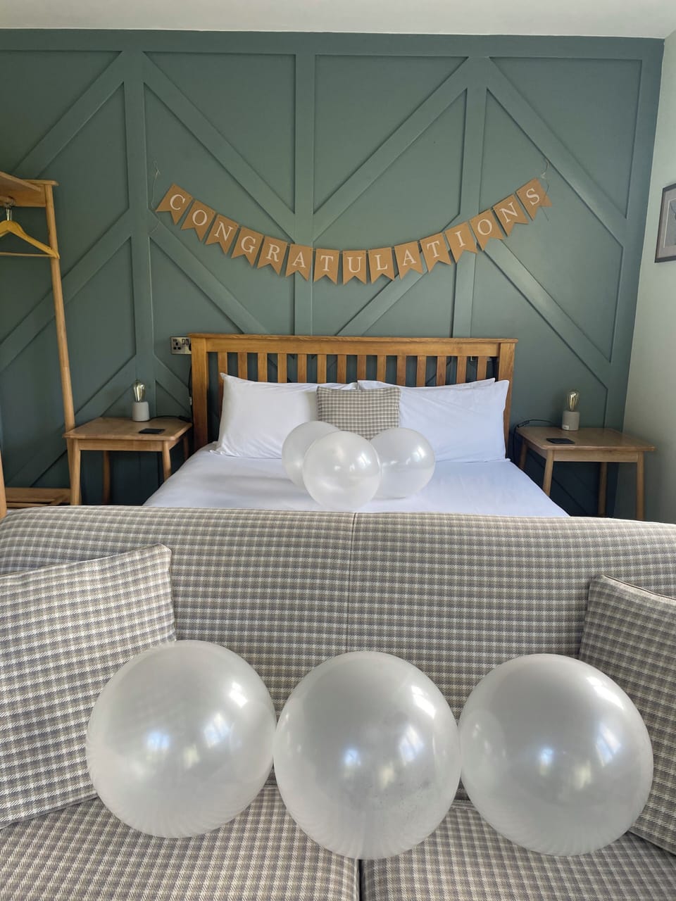 Premium bedding, desk, soundproofing, free WiFi