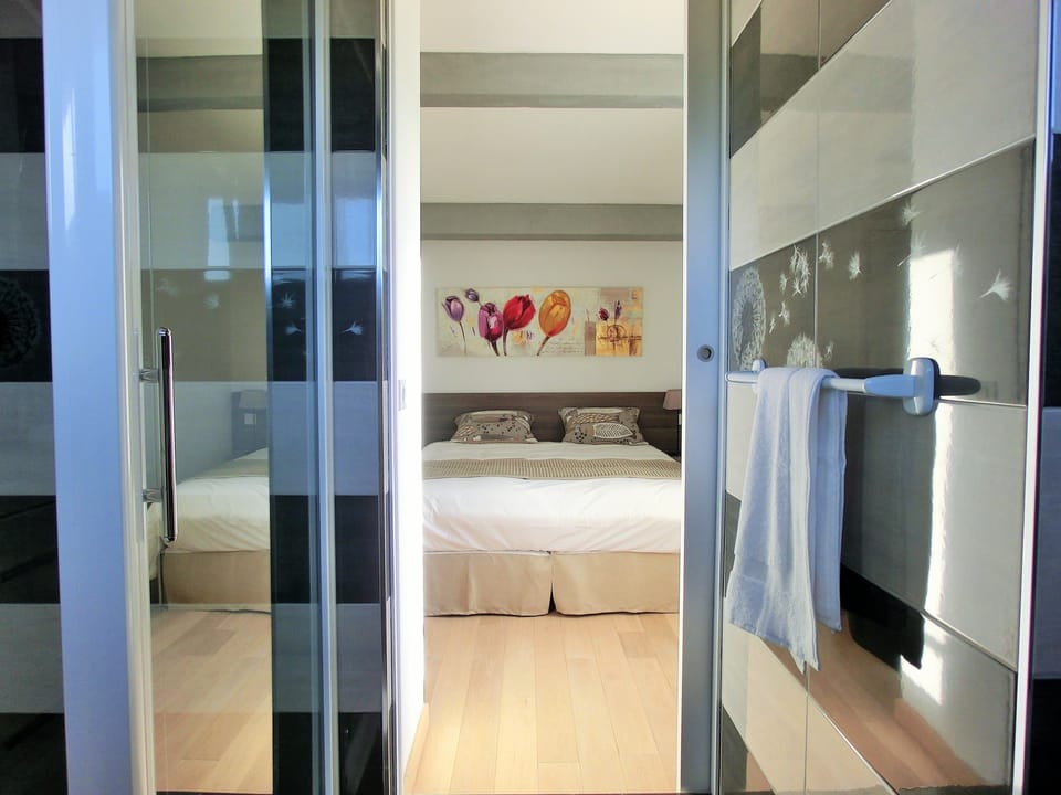 Superior Double Room, 1 Queen Bed, Terrace, Sea View | Bathroom | Free toiletries, hair dryer, towels