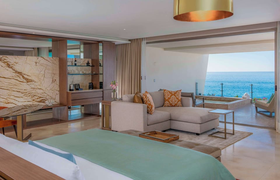 Grand Class Suite Ocean Front | Egyptian cotton sheets, premium bedding, down comforters, minibar