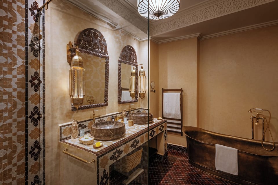 Signature Double Room | Bathroom | Free toiletries, hair dryer, bathrobes, slippers