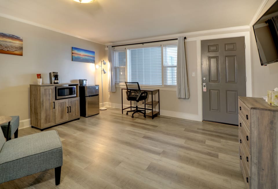 LTD View 2 Queens 1st or 2nd Floor | Premium bedding, in-room safe, individually decorated