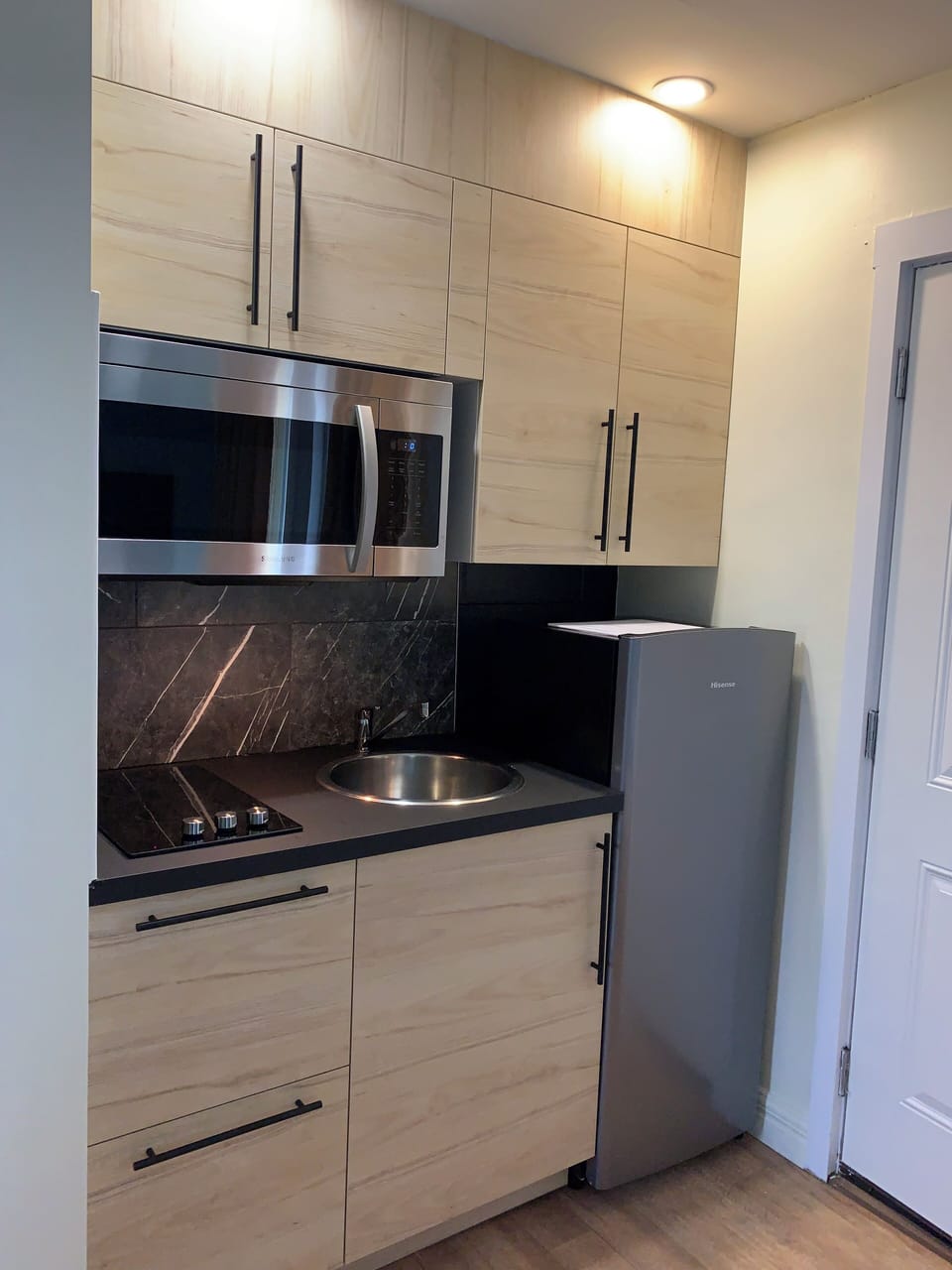Fridge, microwave