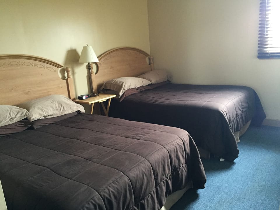 Standard Room, 2 Double Beds | WiFi (free), bed sheets