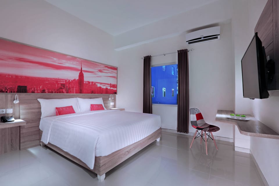 Superior | In-room safe, desk, soundproofing, iron/ironing board (on request)