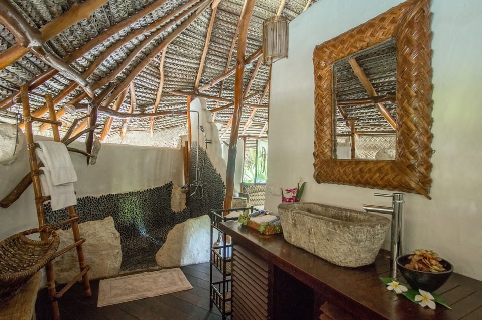 All Inclusive Private Bungalow 'Kaveu' with Ensuite | Bathroom | Shower, free toiletries, towels