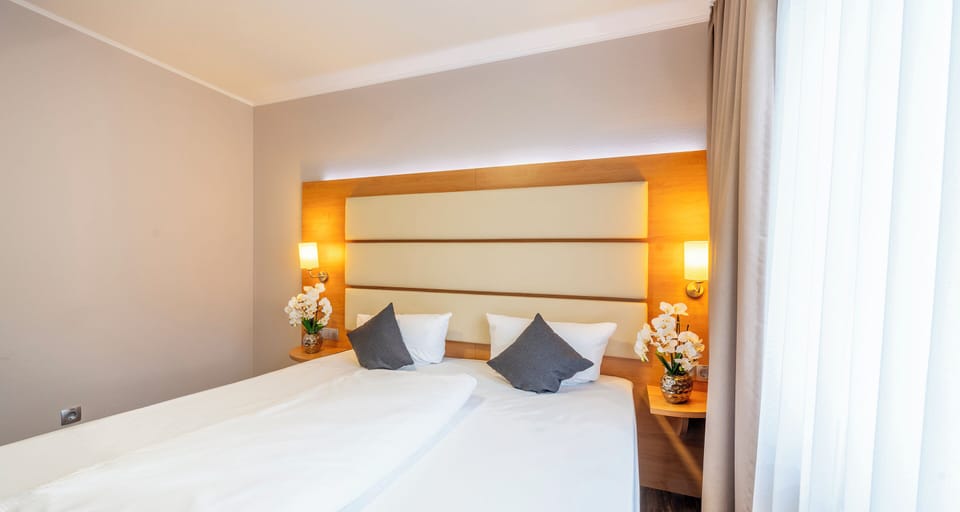 Comfort Single Room | Desk, laptop workspace, blackout drapes, soundproofing