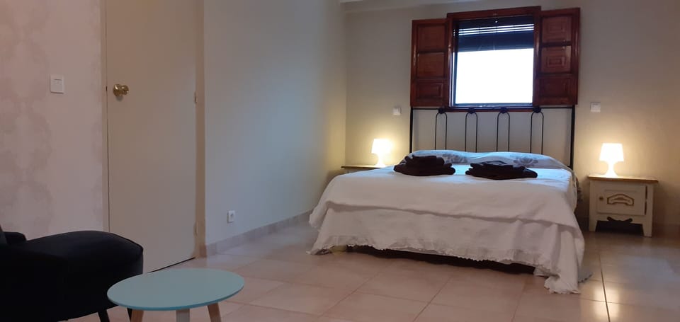 Comfort Suite, Ensuite | Down comforters, pillowtop beds, blackout drapes, WiFi (free)