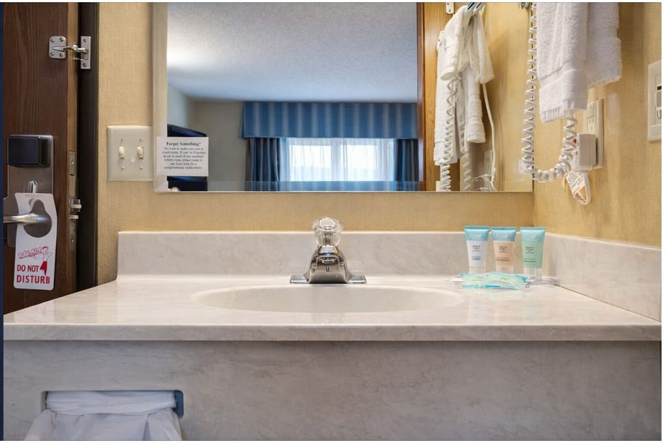 Fireside Inn and Suites Hotel in Devils Lake